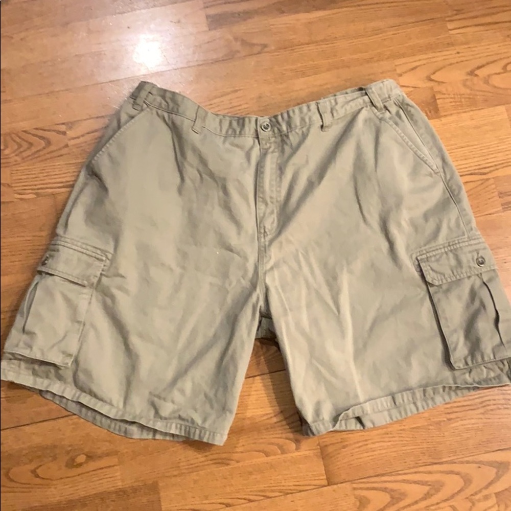 Big Dogs Brand cargo shorts with elastic waist XXL